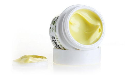 高美堂化妝品 產品形象與店鋪裝修美學，融合通訊設備的科技新體驗